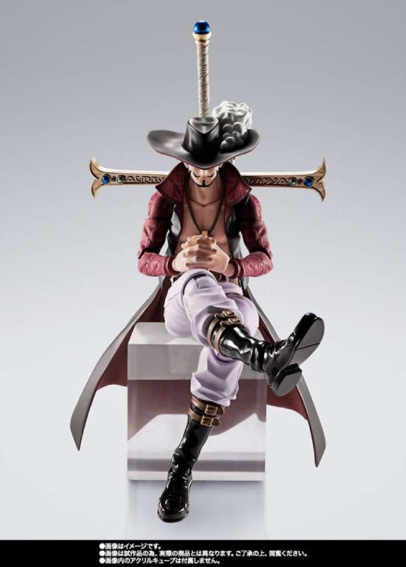 one-piece-dracule-mihawk-hawkeye-shf-pose-2