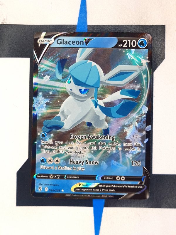    pokemon-karten-glaceon-v-evolving-skies-englisch